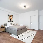 Pop Up Aparthotel 4*