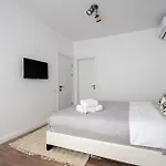 Pop Up Aparthotel 4*