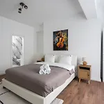 Aparthotel Pop Up 4*