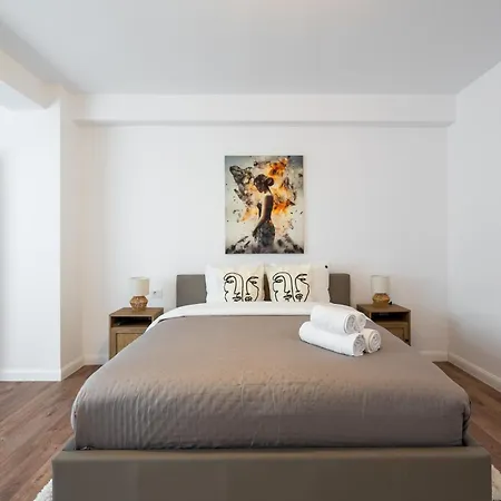 Pop Up Aparthotel 4*